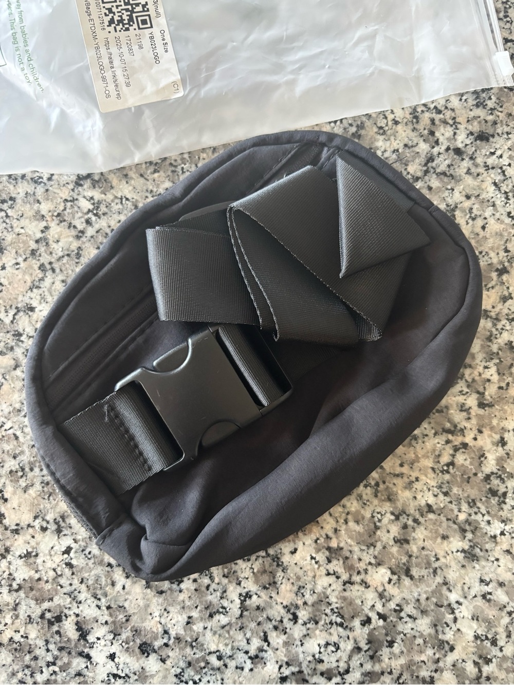 🆕 Halara Logo Casual Waist Bag Black - Picture 4 of 6